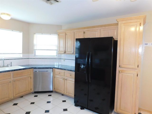 2112 NW Ashley, Lawton, OK 73505