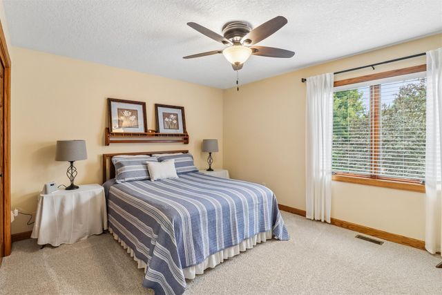 1601 NW North Creek Drive, Ankeny, IA 50023