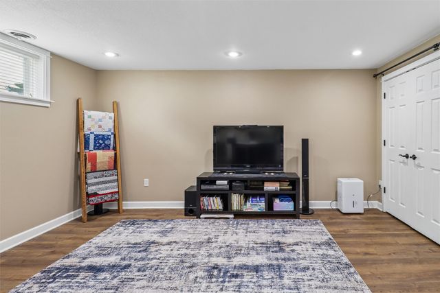 1601 NW North Creek Drive, Ankeny, IA 50023