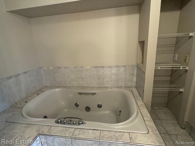 19317 Surrey Lane, Northville, MI 48167