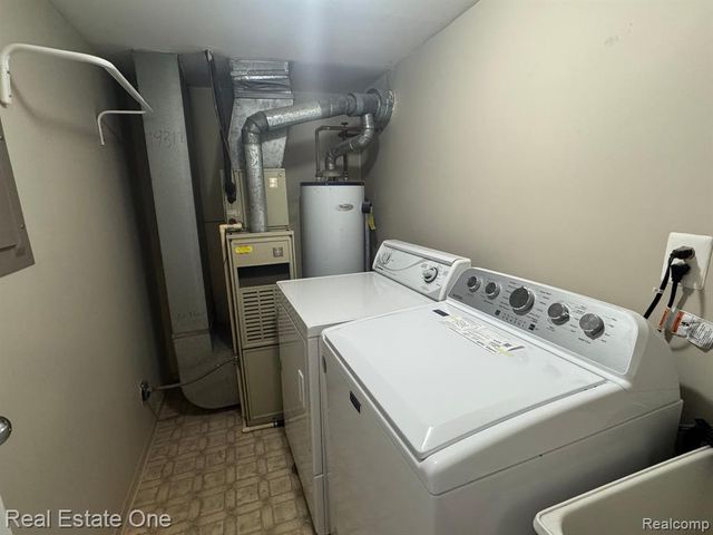 19317 Surrey Lane, Northville, MI 48167