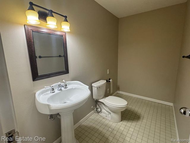 19317 Surrey Lane, Northville, MI 48167