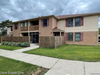 19317 Surrey Lane, Northville, MI 48167