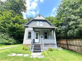 7 Point Pl, New Castle, PA 16105