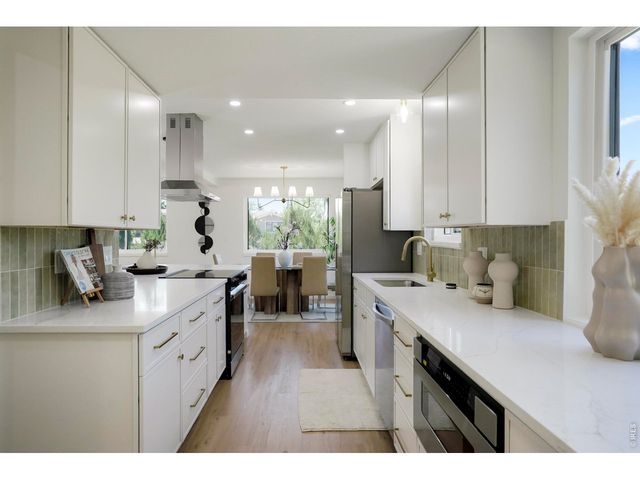 1096 Princeton Dr, Longmont, CO 80503