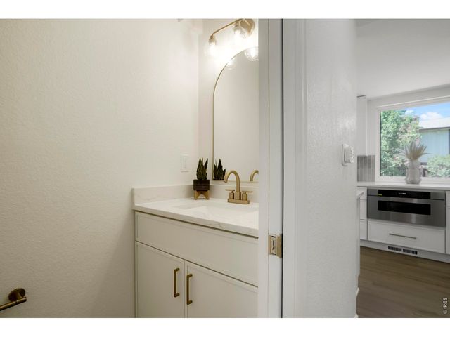 1096 Princeton Dr, Longmont, CO 80503