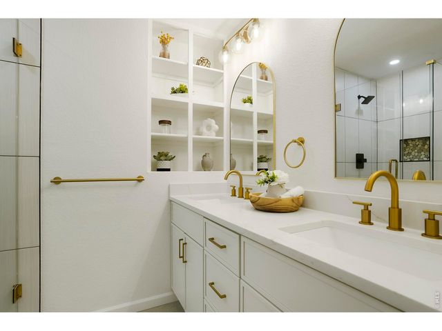 1096 Princeton Dr, Longmont, CO 80503