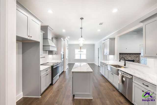104 Woodwinds Court, Kathleen, GA 31047