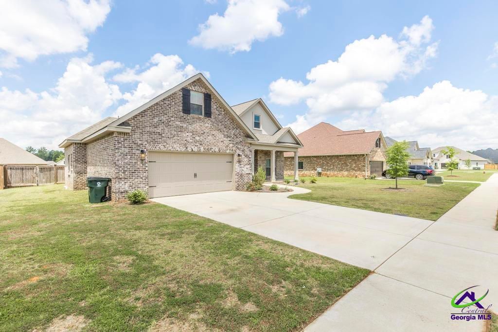 104 Woodwinds Court, Kathleen, GA 31047