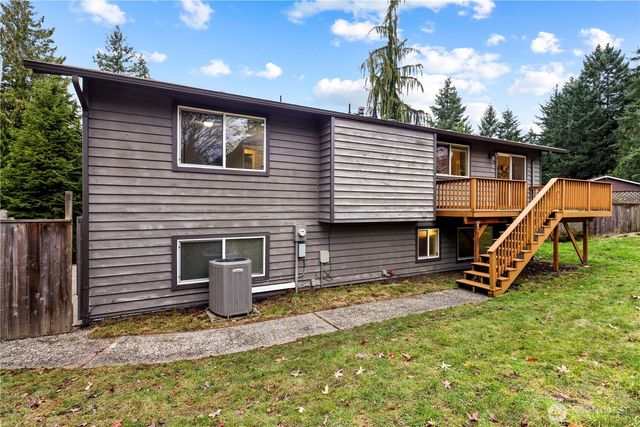 9015 NE 142nd Way, Kirkland, WA 98034