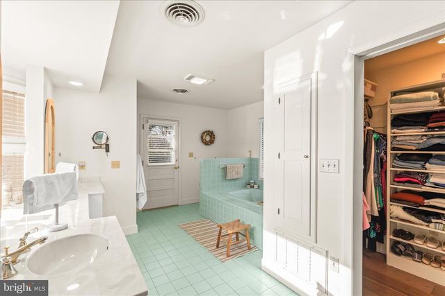 228 CLEARVIEW RD, Hanover, PA 17331