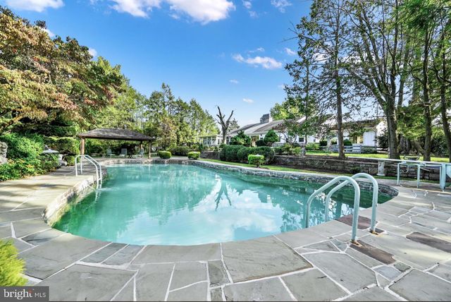 228 CLEARVIEW RD, Hanover, PA 17331