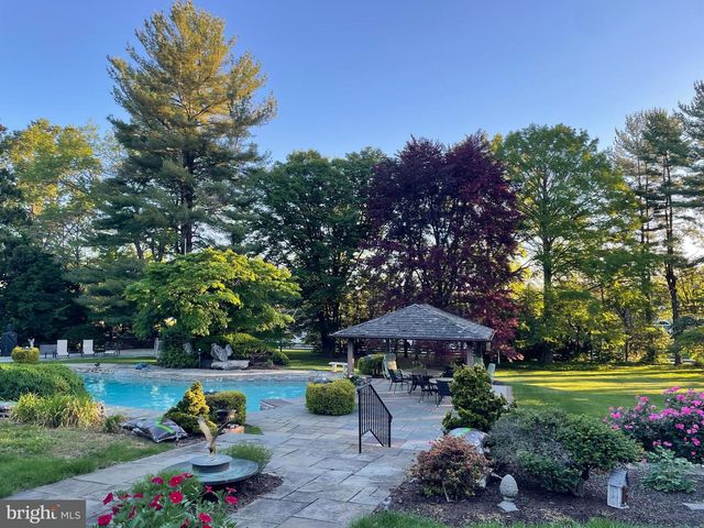 228 CLEARVIEW RD, Hanover, PA 17331