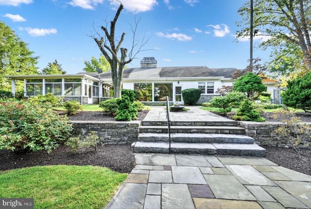 228 CLEARVIEW RD, Hanover, PA 17331