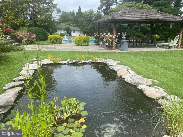 228 CLEARVIEW RD, Hanover, PA 17331