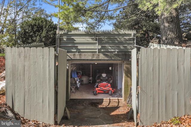 228 CLEARVIEW RD, Hanover, PA 17331