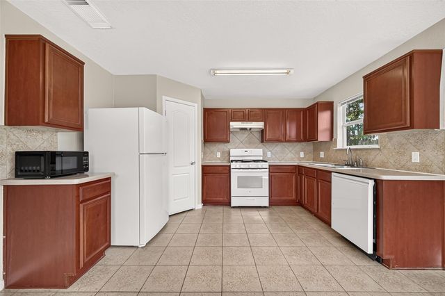 3519 Fuller Bluff Drive, Spring, TX 77386