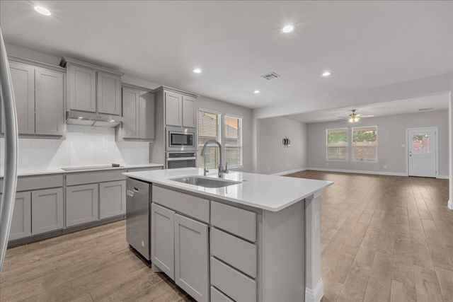 1017 Fairhaven Drive, Midlothian, TX 76065
