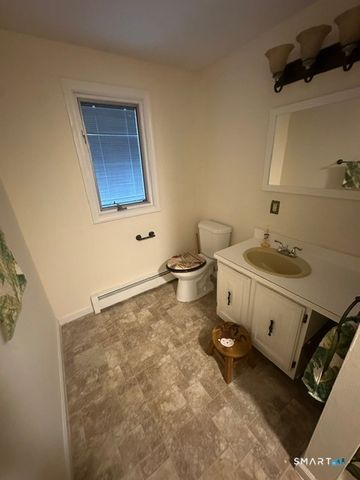 16 Stevens Street, Windsor Locks, CT 06096