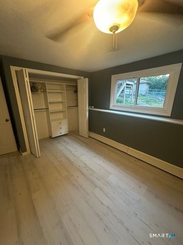 16 Stevens Street, Windsor Locks, CT 06096