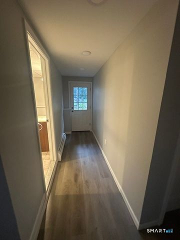16 Stevens Street, Windsor Locks, CT 06096