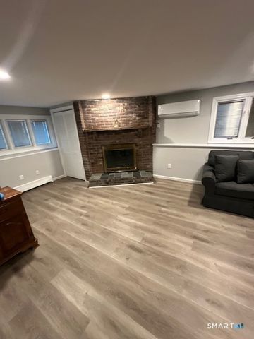 16 Stevens Street, Windsor Locks, CT 06096