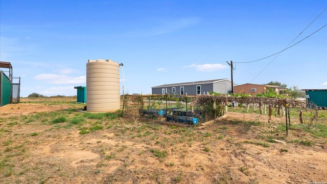6286 Farm to Market 2146, Jourdanton, TX 78026