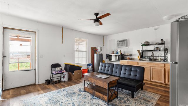 6286 Farm to Market 2146, Jourdanton, TX 78026