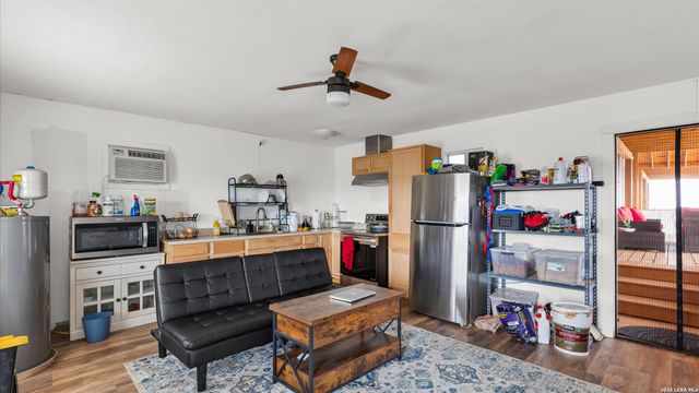 6286 Farm to Market 2146, Jourdanton, TX 78026