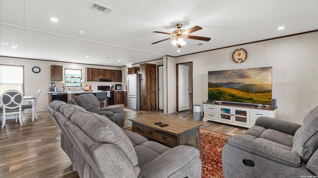 6286 Farm to Market 2146, Jourdanton, TX 78026
