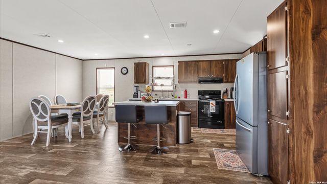 6286 Farm to Market 2146, Jourdanton, TX 78026