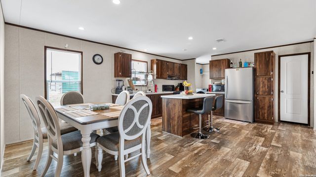 6286 Farm to Market 2146, Jourdanton, TX 78026