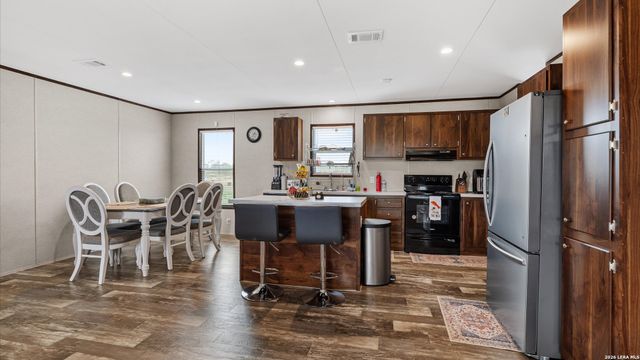 6286 Farm to Market 2146, Jourdanton, TX 78026