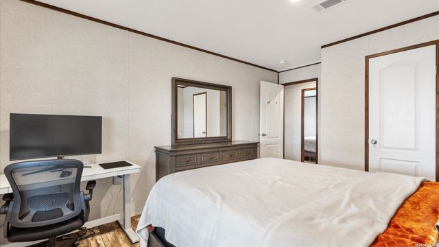 6286 Farm to Market 2146, Jourdanton, TX 78026
