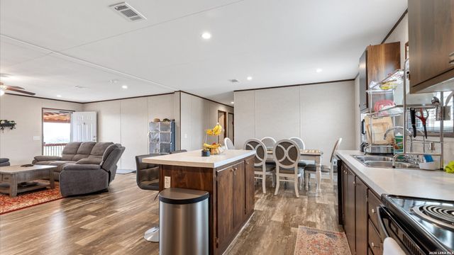 6286 Farm to Market 2146, Jourdanton, TX 78026