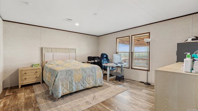 6286 Farm to Market 2146, Jourdanton, TX 78026