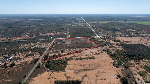 6286 Farm to Market 2146, Jourdanton, TX 78026