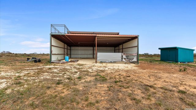 6286 Farm to Market 2146, Jourdanton, TX 78026
