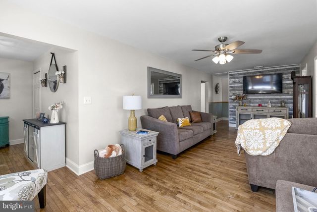 400 CLYMER AVE, Morrisville, PA 19067