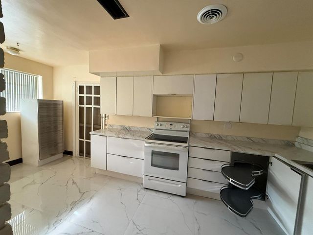 124 NW 45th Avenue, Plantation, FL 33317