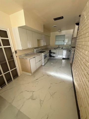 124 NW 45th Avenue, Plantation, FL 33317