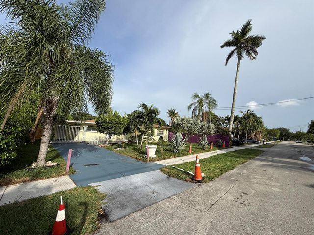 124 NW 45th Avenue, Plantation, FL 33317