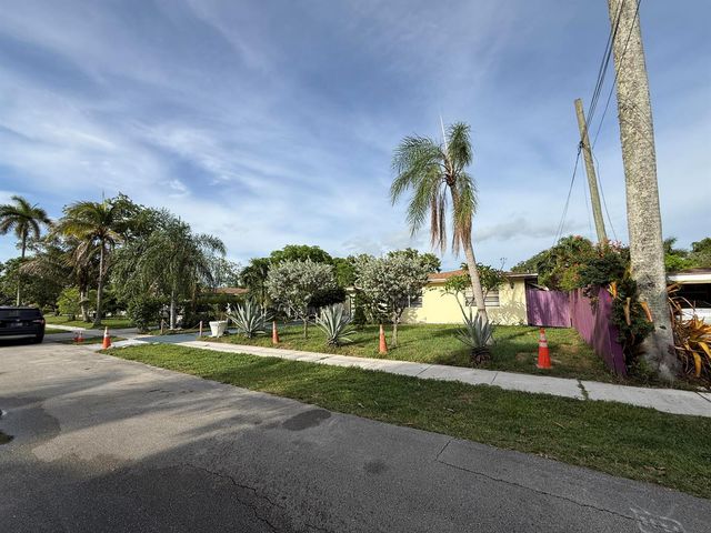 124 NW 45th Avenue, Plantation, FL 33317