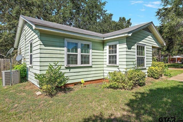 228 Fairview St, Rusk, TX 75785