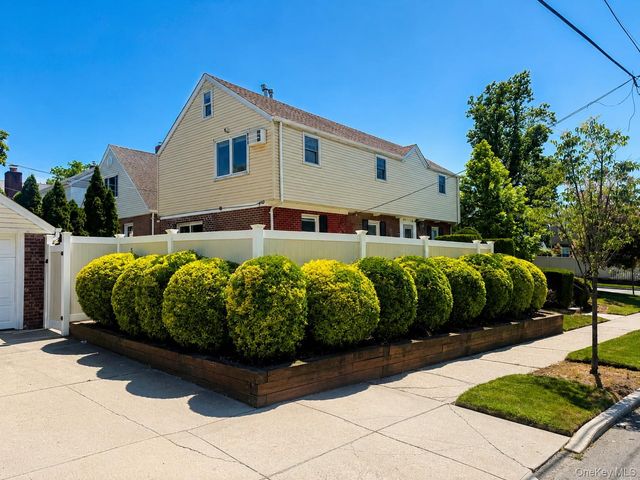 21104 Richland Avenue, Oakland Gardens, NY 11364