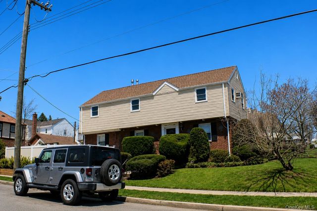 21104 Richland Avenue, Oakland Gardens, NY 11364