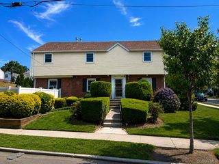21104 Richland Avenue, Oakland Gardens, NY 11364