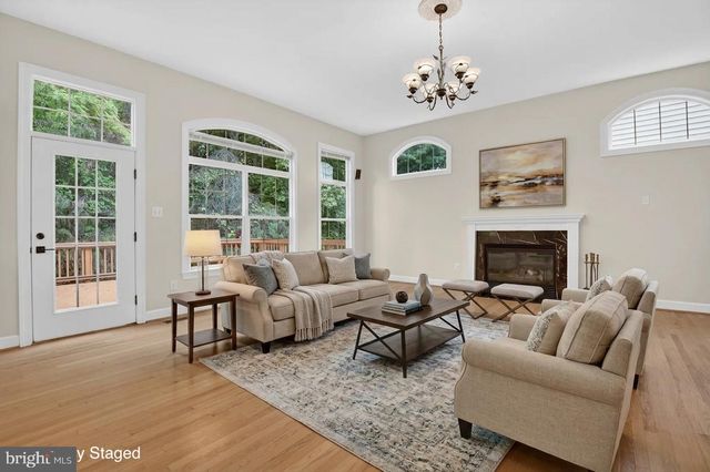 404 MISTY KNOLL DR, Rockville, MD 20850