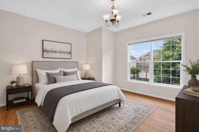 404 MISTY KNOLL DR, Rockville, MD 20850