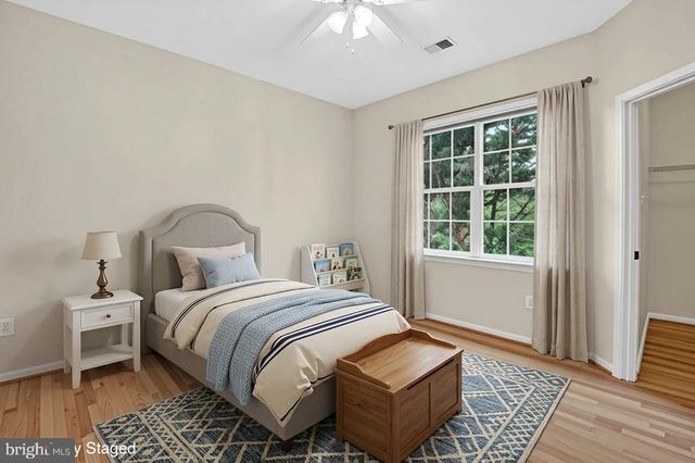 404 MISTY KNOLL DR, Rockville, MD 20850